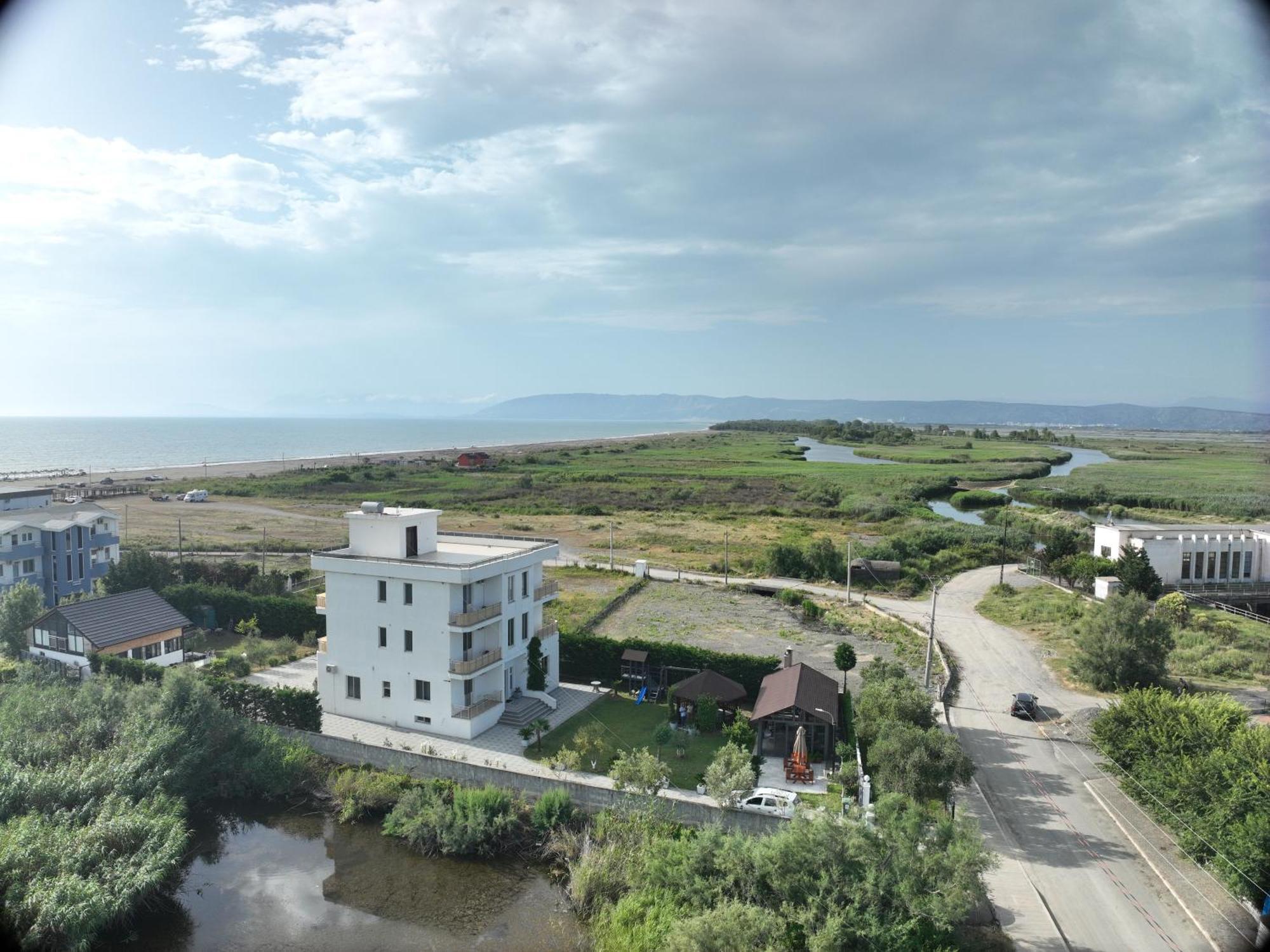 Kunevain Guest House Lezhe Exterior photo