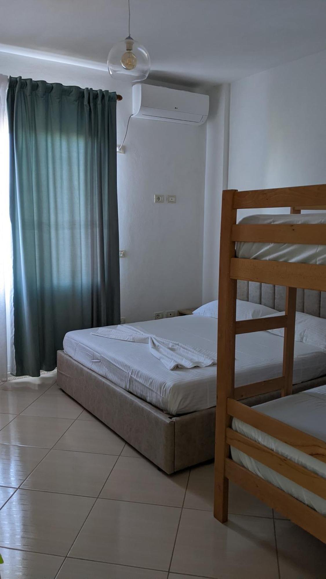 Kunevain Guest House Lezhe Exterior photo