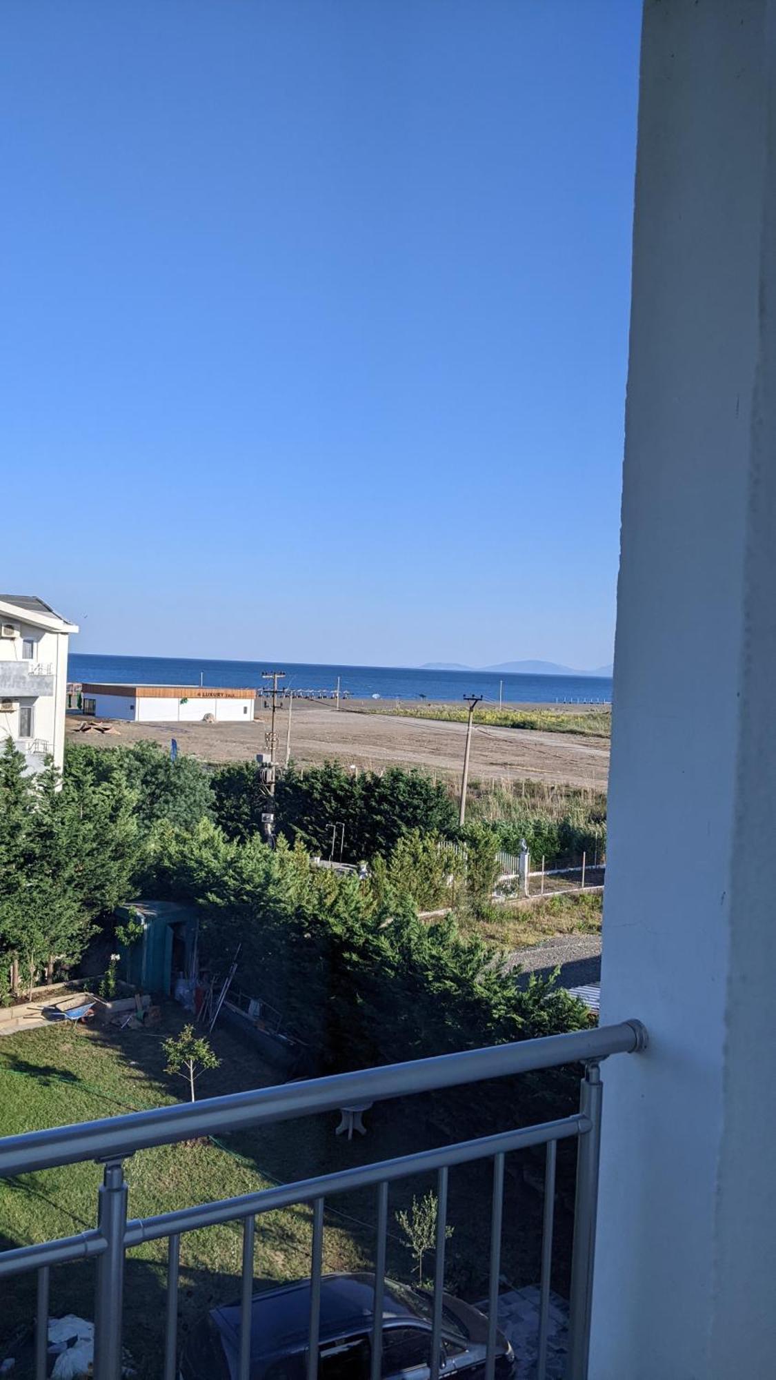 Kunevain Guest House Lezhe Exterior photo